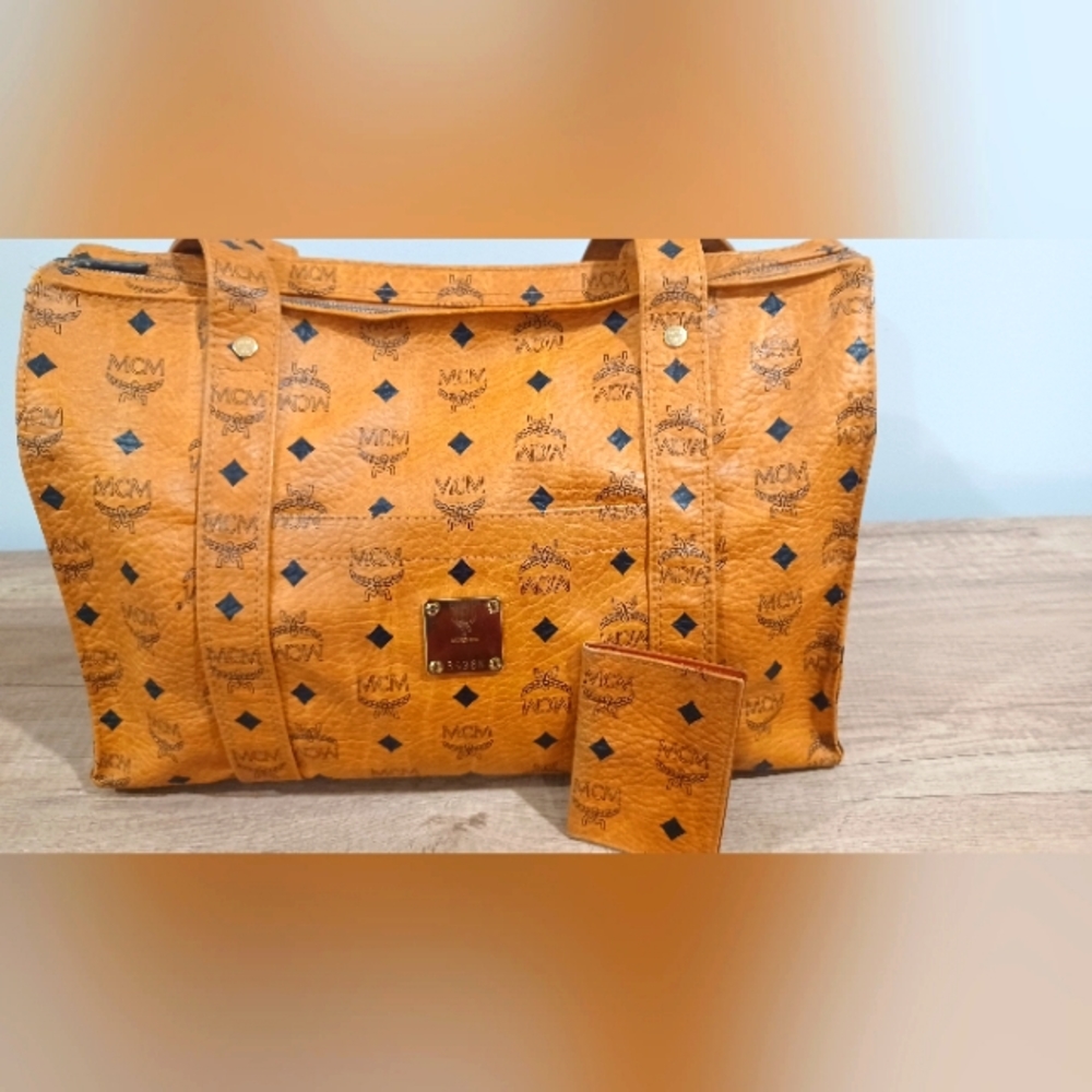 COPY - MCM shoulder bag with matching card holder